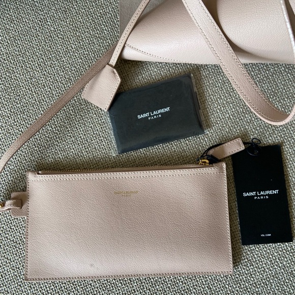 Saint Laurent | East-West Tote in Marble Pink - Picture 12 of 12